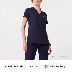 Catarina One-Pocket Scrub Top